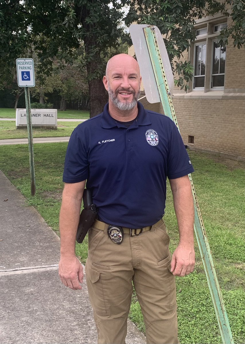 Thank you Officer Fletcher for speaking at TLU’S American Criminal
Justice class this morning. <a href="/PearlandPD/">Pearland Police</a> 
<a href="/txlutheran/">Texas Lutheran University</a>