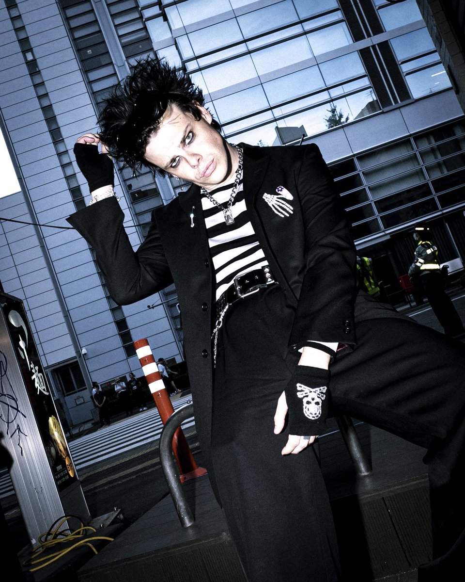 yungblud's tweet photo. tokyo blurrrrrrr https://t.co/vB7dVa8nKL