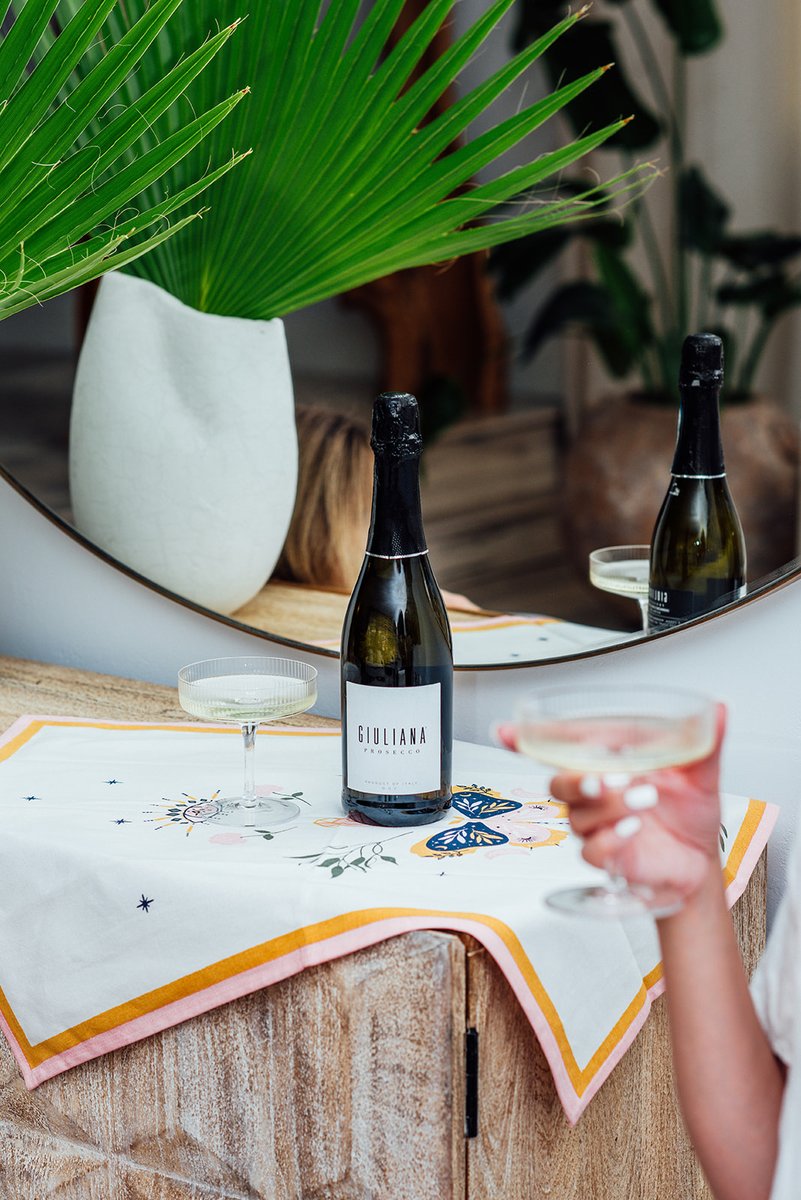 G_Prosecco's tweet photo. Sip into sophistication with Giuliana Prosecco – fresh, fruity, and complex on the palate, its light, velvety body dances with a persistent perlage that lasts.

#GiulianaProsecco #TastingNotes #Prosecco https://t.co/nVOALkOE15