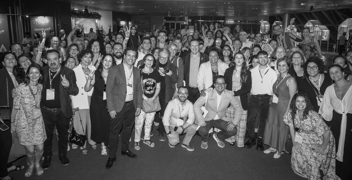 Invertir en CULTURA es invertir en vida🌞
Comenzó el #MICBR2023 y estamos felices de ser tan bien recibidos en nuestro país hermano Brasil,donde 60proyectos de productores/as de nuestras industrias culturales viajaron a mostrar su trabajo y participar de este mercado🇦🇷🇧🇷