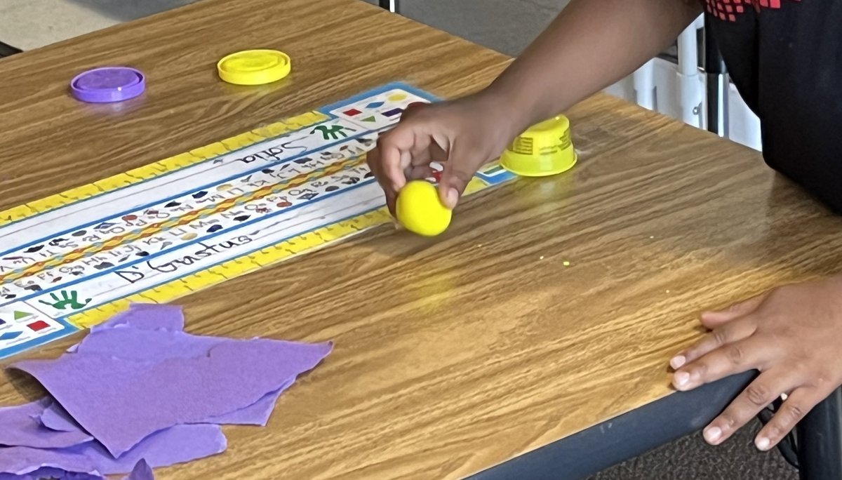 Ms. Hauck’s kindergarteners are changing the physical appearance of paper and play-do by smashing, tearing, rolling, crumbling and cutting. <a href="/WeAreHAEST/">HAEST</a> <a href="/HCPSElemScience/">HCPSElemScience</a>  <a href="/HillsboroughSch/">Hillsborough Schools</a> <a href="/HcpsYates/">Yates Elementary School</a> <a href="/HCPS_STEM/">@HCPS_STEM</a>