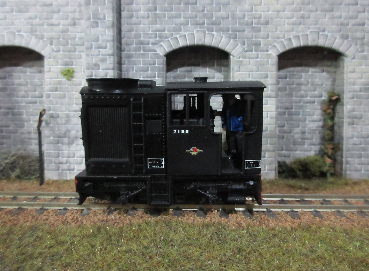 hadarford's tweet photo. Today I applied some transfers to the new Sentinel steam loco. 😊 #modelrailway #narrowgauge https://t.co/Tvilv05YLE https://t.co/8kayyF5SlJ