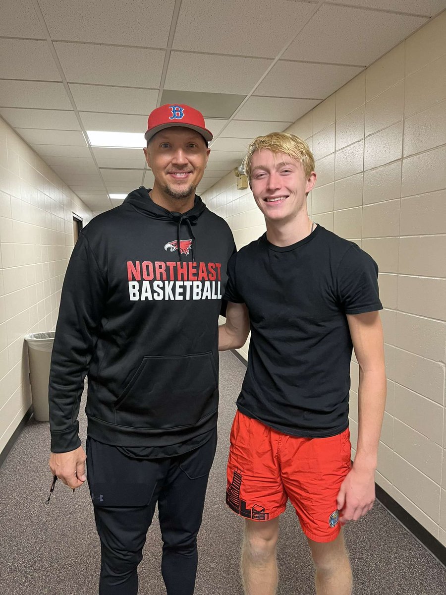 Brock Rahl (@brockrahl) on Twitter photo After a great visit and conversation with <a href="/CoachJoshClark/">Josh Clark</a> Iโm excited to announce Iโve received my first offer from <a href="/NortheastCCMBB/">Northeast Men's Basketball</a>
<a href="/PLHSHOOPS/">Monarch Basketball</a> <a href="/coachwpope/">Will Pope</a> After a great visit and conversation with <a href="/CoachJoshClark/">Josh Clark</a> Iโm excited to announce Iโve received my first offer from <a href="/NortheastCCMBB/">Northeast Men's Basketball</a>
<a href="/PLHSHOOPS/">Monarch Basketball</a> <a href="/coachwpope/">Will Pope</a>