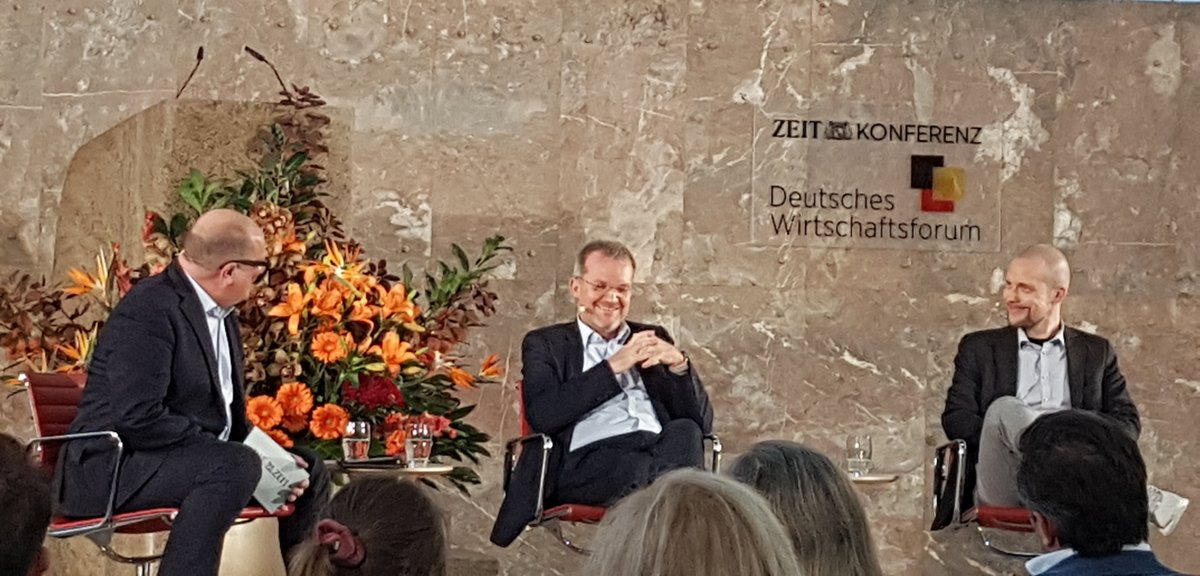 Als Startupper denken wir KI in unserem System von Anfang an mit. Inspiration dazu gab es gestern von <a href="/JonasAndrulis/">Jonas Andrulis</a>, dem Gründer von <a href="/Aleph__Alpha/">Aleph Alpha</a> auf dem 16. Deutschen Wirtschaftsforum in der <a href="/Paulskirche/">Paulskirche</a> in <a href="/Stadt_FFM/">Frankfurt am Main</a> 
#dwf #zukunftgestalten #circulareconomy #NeueHydroponik