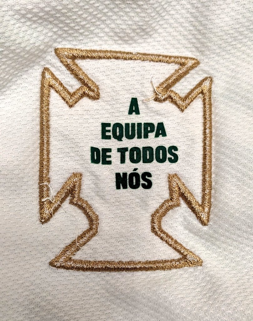 Another day, another delivery and another Vinted bargain. This time it's the 2010/12 Portugal away shirt. One thing I love about Nike kits at this time were the little phrases on the reverse of the badges.