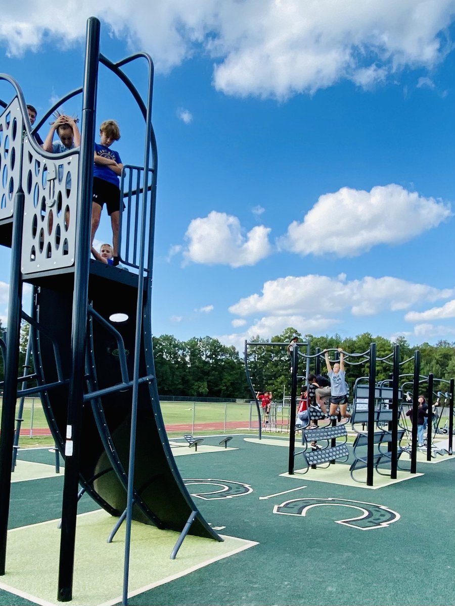 Morales_CTE's tweet photo. CTE Wheel doing PT and obstacle course at CMS!! https://t.co/VuTpaOiJ1g