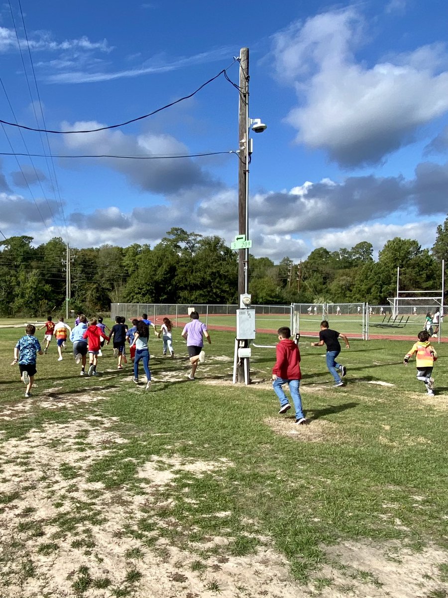 Morales_CTE's tweet photo. CTE Wheel doing PT and obstacle course at CMS!! https://t.co/7kW0xPfMwk