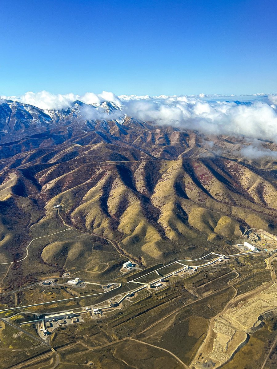 Does including the wing of the airplane in the picture make it better or is it distracting?

Which one is better:
1st (left, with wings)
2nd (right, without)

Thanks 🙏