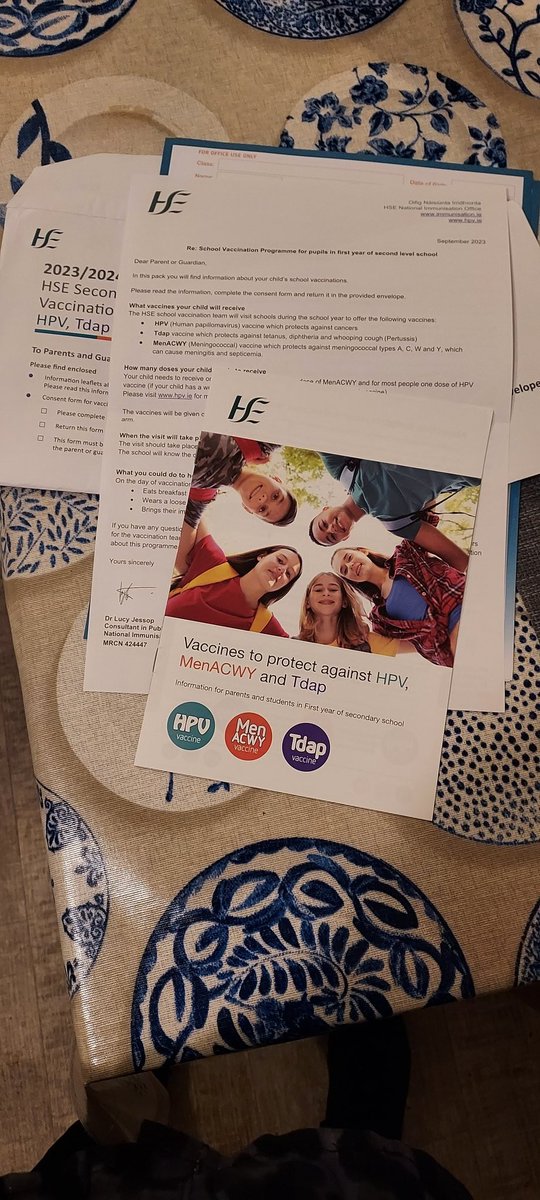 EvelynFenton1's tweet photo. Delighted to see this in the 1st year's school bag today. Neither of my children have cervixes, but I'm more then happy to vaccinate them to help reduce the amount of cervical cancers caused by hpv.#cervicalscreening #hpvvaccine #221plus #nationalscreeningservice https://t.co/GOMUp2gTsU