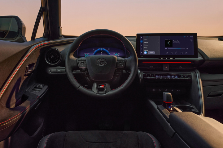 webtekno's tweet photo. Türkiye'de üretilen 2024 model Toyota C-HR, yenilenen tasarımıyla satışa sunuldu.

📌Lansmana özel fiyatlar şu şekilde👇

1.8 Hybrid Passion e-CVT 💸 1.550.000 TL
1.8 Hybrid Passion X-Sport e-CVT 💸 1.730.000 TL
1.8 Hybrid Passion X-Style e  💸 1.830.000 TL https://t.co/iKEC2NiCIE