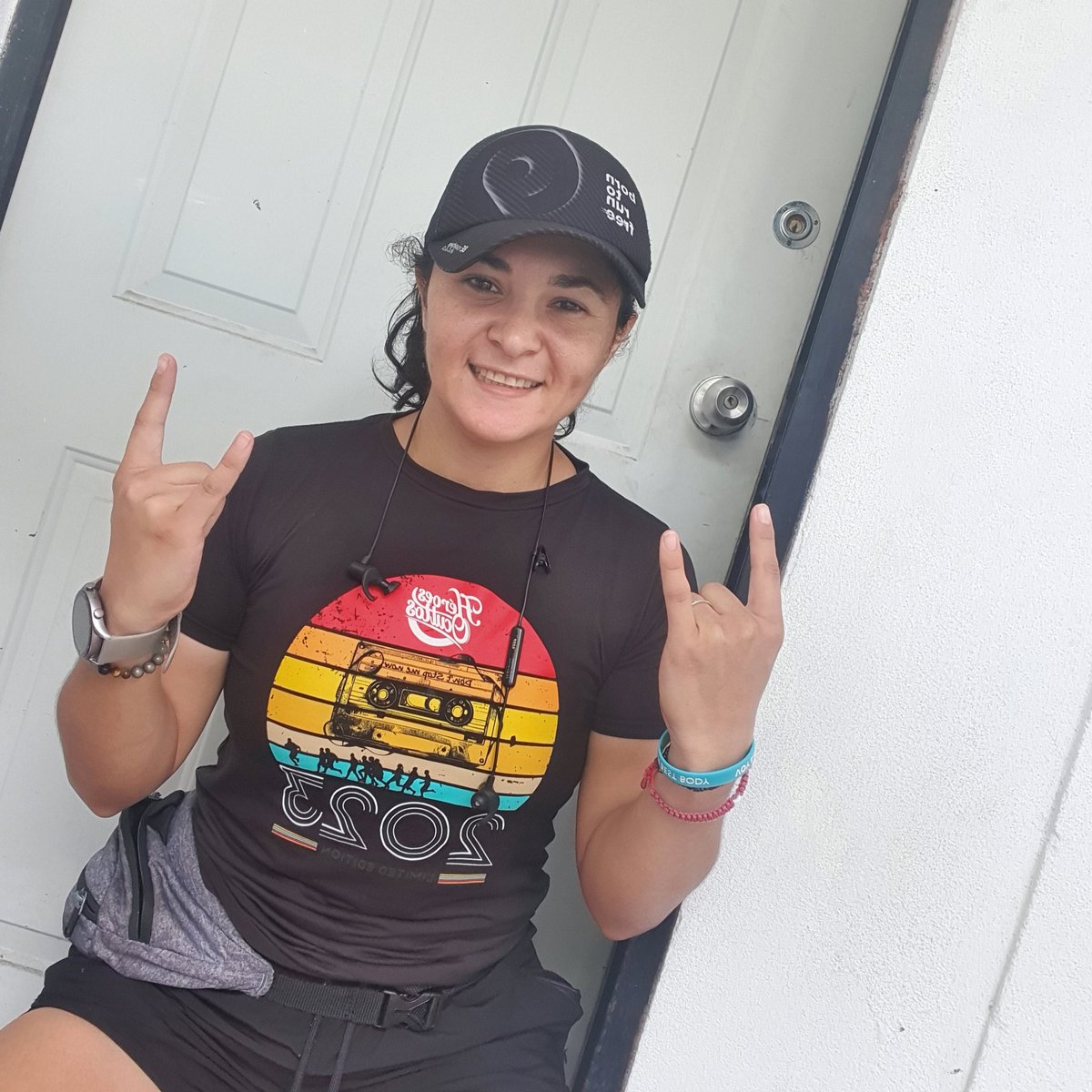 Esmerleonv's tweet photo. Day 10: 15 Burpees #burpeechallenger @YogaWithCriss
Hoy fu3 un día así bien raro de entrenacion, ya mañana será otro día 🤪👊💪🏃♀️🏔♾️🎇
A nada del gran día!!! Ya queremos #21KNL23 #42kmty #MPM23 @Maratonmty vamos por ese reto #266 Tónicar #Yorbestbody cuenta regresiva 🤪🤭 https://t.co/xDKw0QyY63