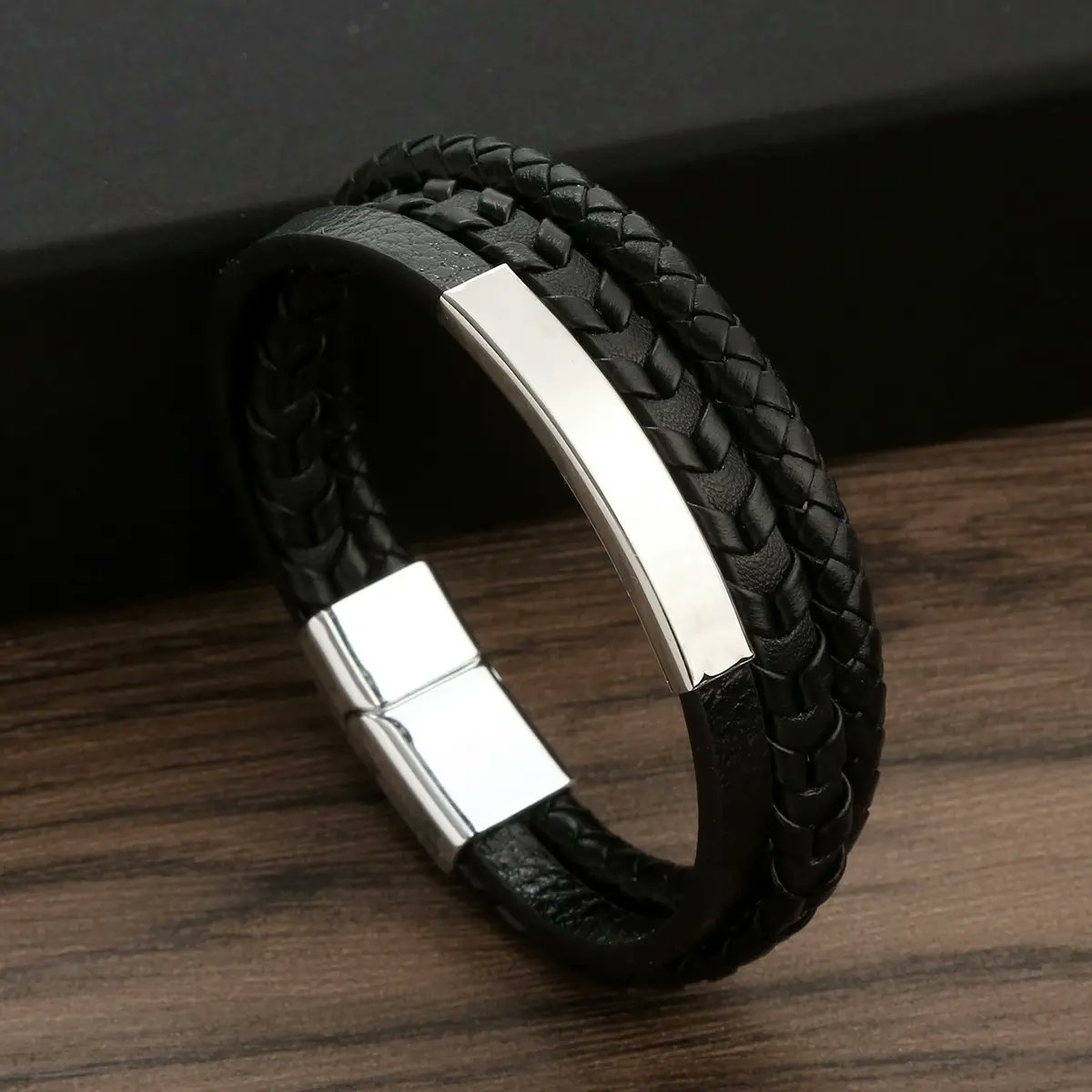ChinazaObi7's tweet photo. Dear Abuja men, get a bracelet today!
Available in different designs
1yr Guarantee.
Price - 3,500
Location- Abuja
Send a dm to purchase or call/whatsapp 08064188874
#zazisignature #braceletsinabuja #abujabracelets #giftforhimabuja #abujaaccessories https://t.co/DQwyqS6rvT