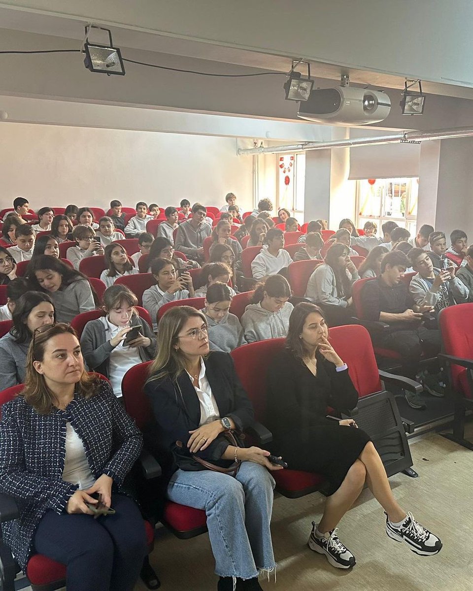 Betül Tonbuloğlu tweet media