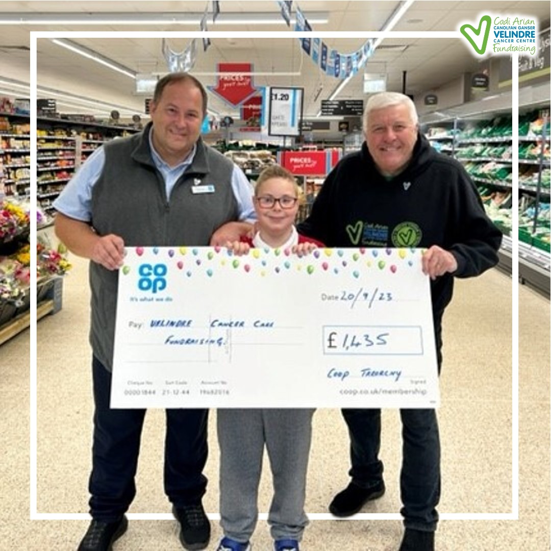 💚 The biggest thank you to Mason and his dad Dorian for raising the amazing amount of £1,435 in memory of Mason's Grandmother Cath who passed away following a battle with Lung Cancer. Well done Mason, you're a little star!!! 🌟