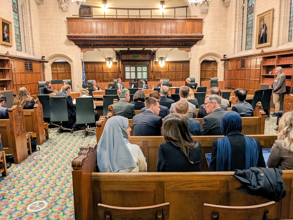 ProBonoCentre's tweet photo. We are thrilled to be at @UKSupremeCourt with our friends from @Probono_connect to launch #ProBonoExpertSupport, a new scheme bringing litigation support providers into pro bono in a structured way, enabling increased #AccessToJustice 🥳
#ProBonoWeek https://t.co/oXnYQcxKZh