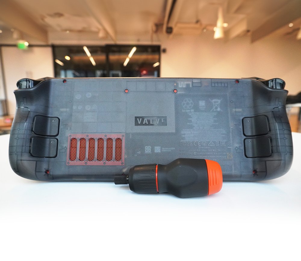 LinusTech's tweet image. we got to head down to Valve HQ to see the new translucent OLED Steam Deck Model 😮