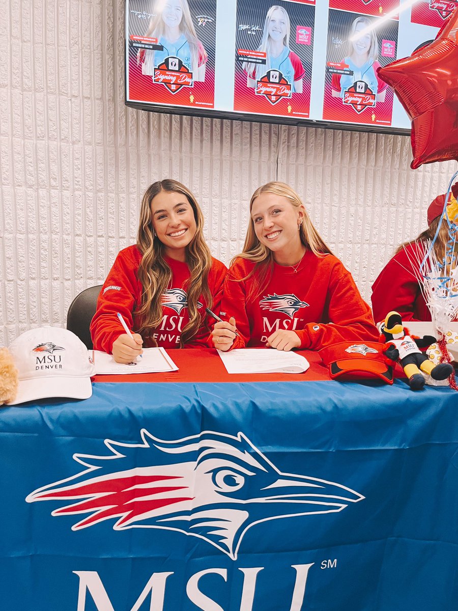 NeilaFee's tweet image. ✍️❤️💙🤍 @NatShell01 @CoachVanW @COFirecrackers