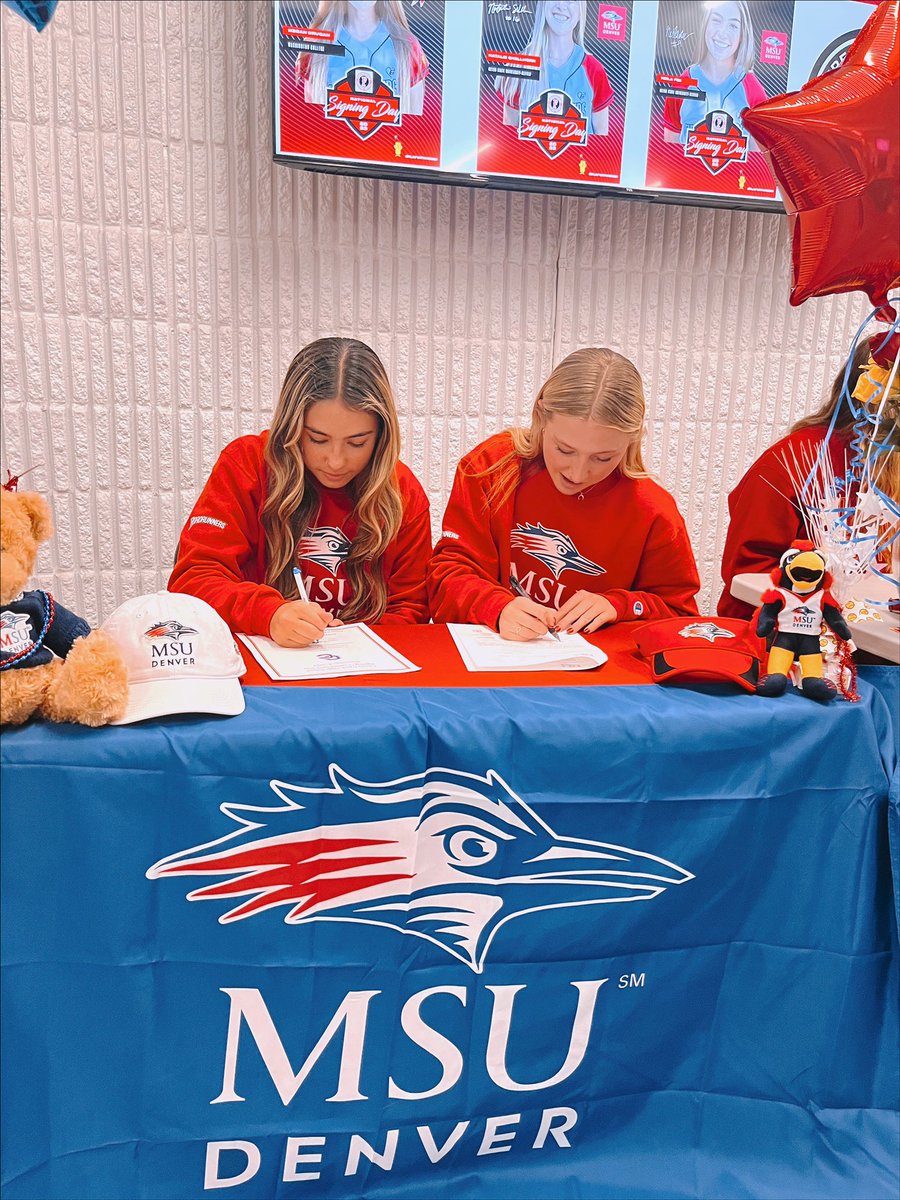 NeilaFee's tweet image. ✍️❤️💙🤍 @NatShell01 @CoachVanW @COFirecrackers