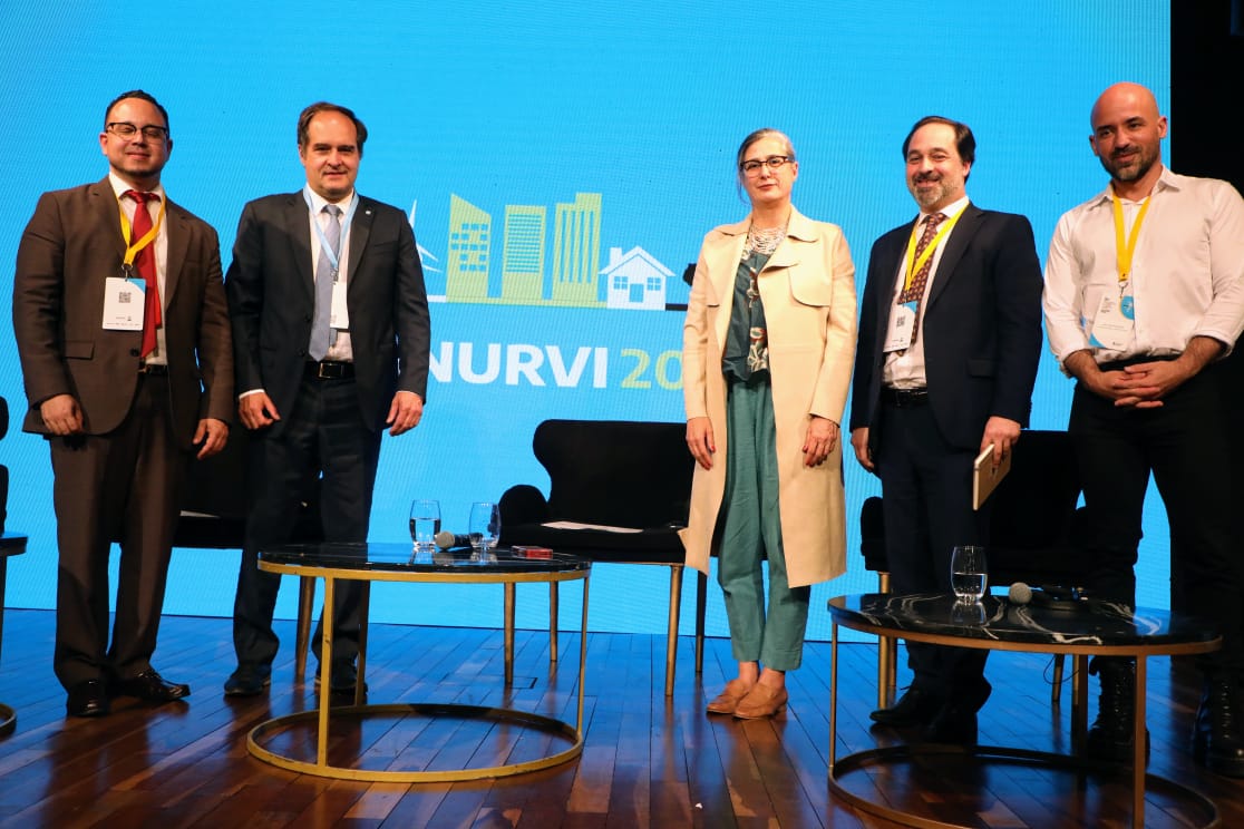 CAF (@agendacaf) on Twitter photo 👏 🏠 #CAFpresente en #MINURVI, donde nuestro director de Desarrollo Urbano, Hábitat y Movilidad Sostenible, <a href="/erogarabot/">Emil Rodríguez Garabot</a>, participó en el Panel Fortalecimiento Institucional del Foro Minurvi.
🌿 "Desde CAF estamos en la transformación de convertirnos en el banco verde, que 👏 🏠 #CAFpresente en #MINURVI, donde nuestro director de Desarrollo Urbano, Hábitat y Movilidad Sostenible, <a href="/erogarabot/">Emil Rodríguez Garabot</a>, participó en el Panel Fortalecimiento Institucional del Foro Minurvi.
🌿 "Desde CAF estamos en la transformación de convertirnos en el banco verde, que