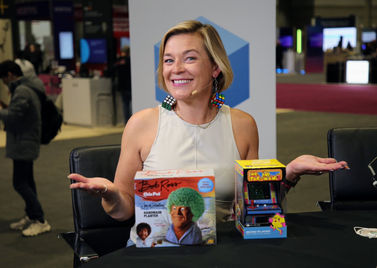 theCUBE's tweet image. Day 3 is hoppin&apos; at #KubeConNA 🤩 
#theCUBE is live!

💬 Join the real-time conversations!
thecube.net/events/linux-f…

#DevOpsNews #MarketAnalysis #LiveNews @furrier @omrig @aserto_com @SavIsSavvy @AndyThurai @KubeCon_ @CloudNativeFdn