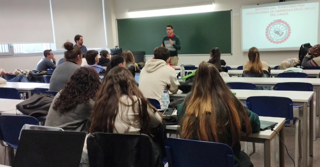 EntreigualesVlc's tweet image. Defensores acogidos en Programa Valenciano de Proteccion han compartido las problemáticas de sus territorios y las propuestas que vienen trabajando desde sus organizaciones, con las y los estudiantes de Trabajo Social de la Universidad de València
#DefenderAQuienDefiende
@GVAivaj