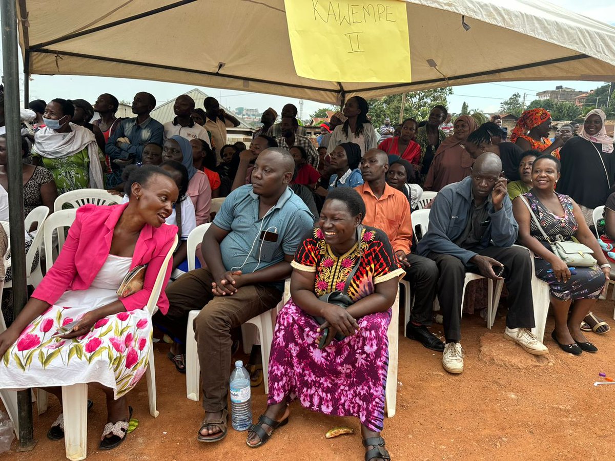 KampalaPdm's tweet photo. KAWEMPE DIVISION.

The National Deputy Coordinator For PDM @JovrineKaliisa. Reminds The Masses When President @KagutaMuseveni Promises He Delivers. Encouraged The Masses To Use The Money Wisely To Boost Their Businesses. https://t.co/VAEbimokFW