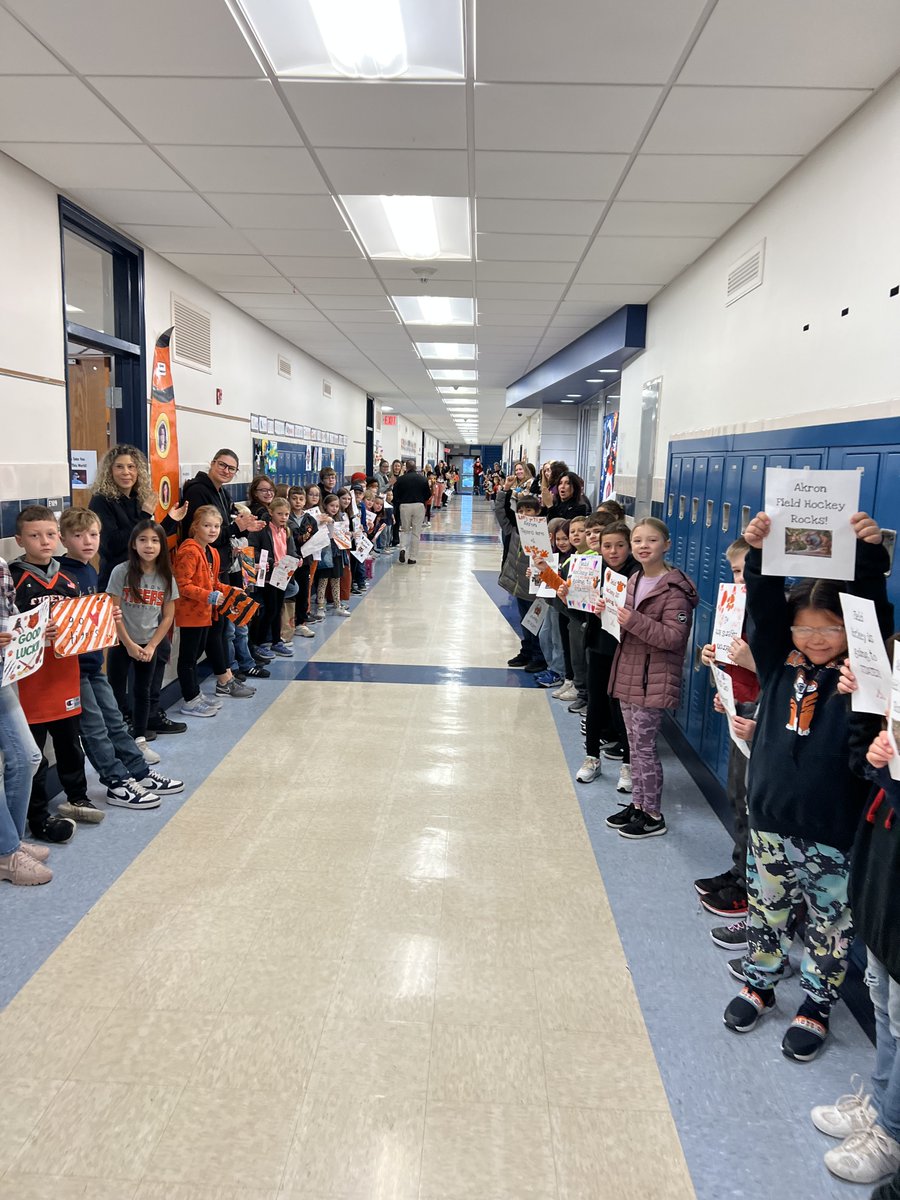 AkronHSSports's tweet photo. Field Hockey was showered with love during a Parade of Champions this morning through the school!!

The girls play on Saturday at Centereach HS at 10am against Carle Place. If they win, they will advance to the State Championship Final on Sunday at 10:00am.

Good luck Ladies!!!! https://t.co/pfhQQRh0rV