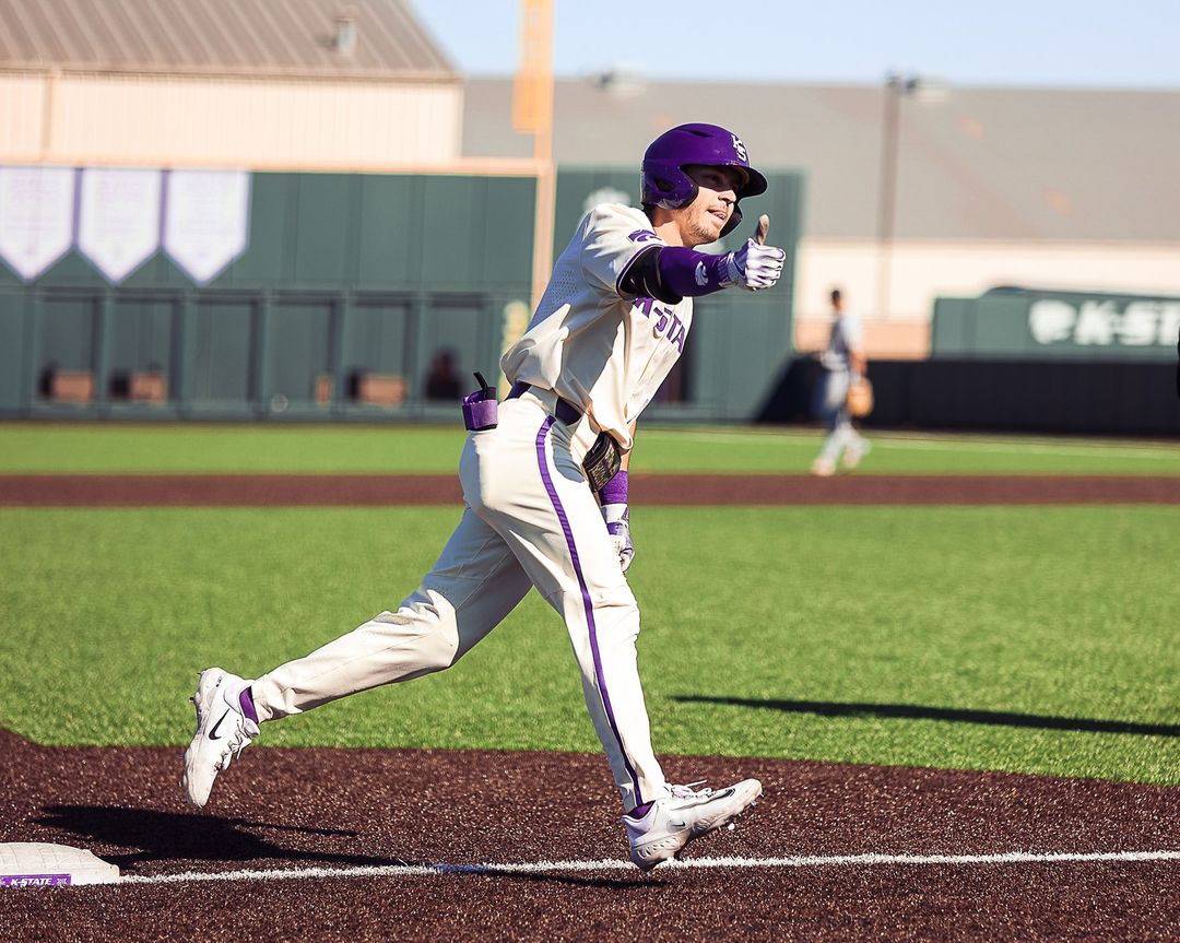 .@KStateBSB received a big boost when Brady Day (.356/.492/.459) opted not to sign as a 12th-round #MLBDraft pick. Known for his elite plate discipline (49-22 BB-K in 2023), Day has made strides developing his power tool 💥 @KinaTraxInc Fall Report 👉 d1ba.se/40w6wSV