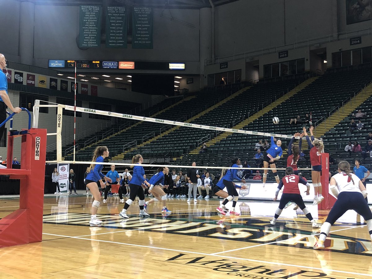 🏐#OHSAA DIVISION II GIRLS VOLLEYBALL STATE SEMIFINAL: Gates Mills Gilmour Academy wins the second set 25-15 over Columbus Bishop Hartley. 📺 @NFHSNetwork ➡️ tournament coverage: ohsaa.org/Sports-Tournam…