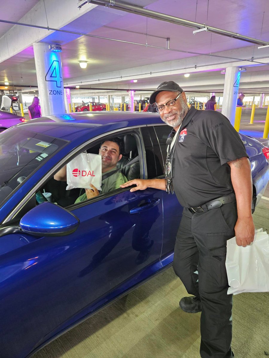 Dallas Love Field Airport tweet media