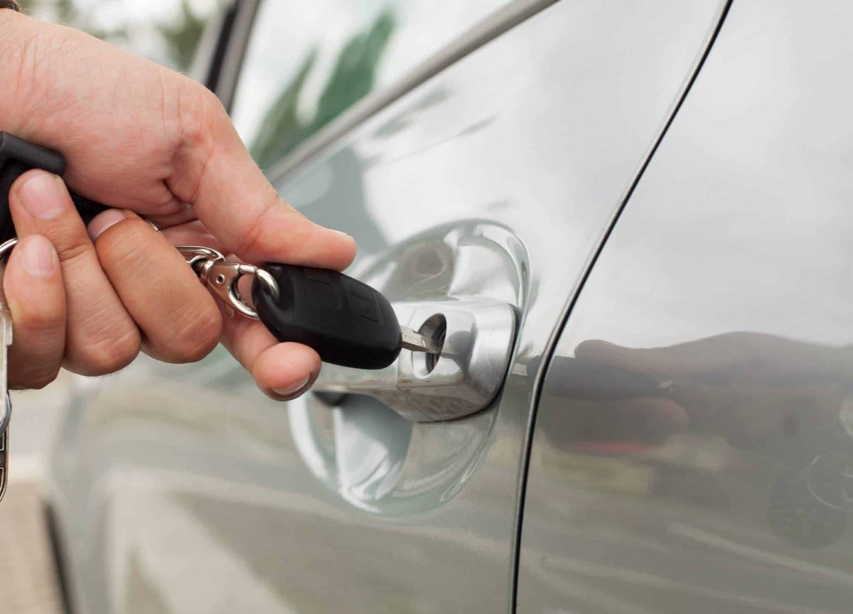 ADVISORY: There has been a number of reported Theft from Autos overnight on the Peninsula. All vehicles were left unlocked. Please ensure that your vehicle is locked, even on driveways/private land #csaan ^ns