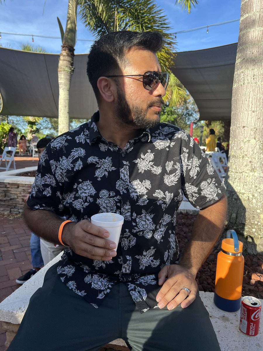 ssoleilx3's tweet photo. Pictures of my husband drinking cha like an uncle at a picnic 😍🥰 https://t.co/P4YWkxFuQB