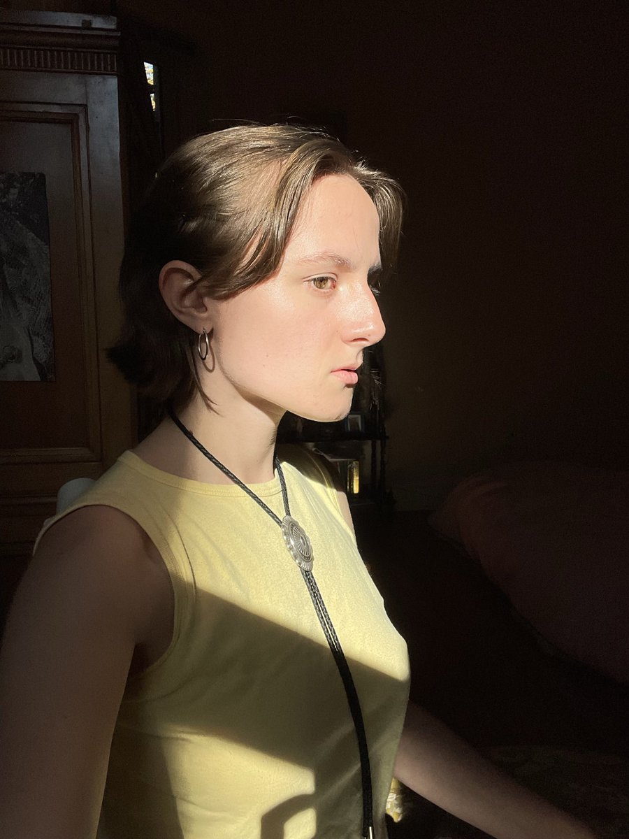 featherhiggy's tweet photo. Can’t talk busy communing with the shadows https://t.co/eLU0p7l5JS
