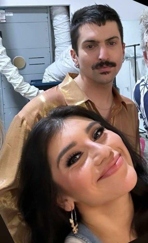 burningbi's tweet image. Goodnight loves! Hope you all had a tremendous Thursday and that you'll continue to have a fabulous day! The weekend is around the corner, hope you all have some exciting plans for the upcoming weekend! Sleep tight and sweet dreams, love you all very much 🖤🖤🖤!