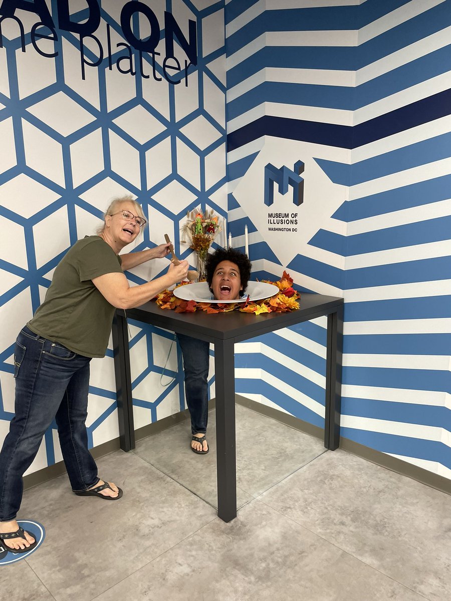 Stephanie Komajda tweet media