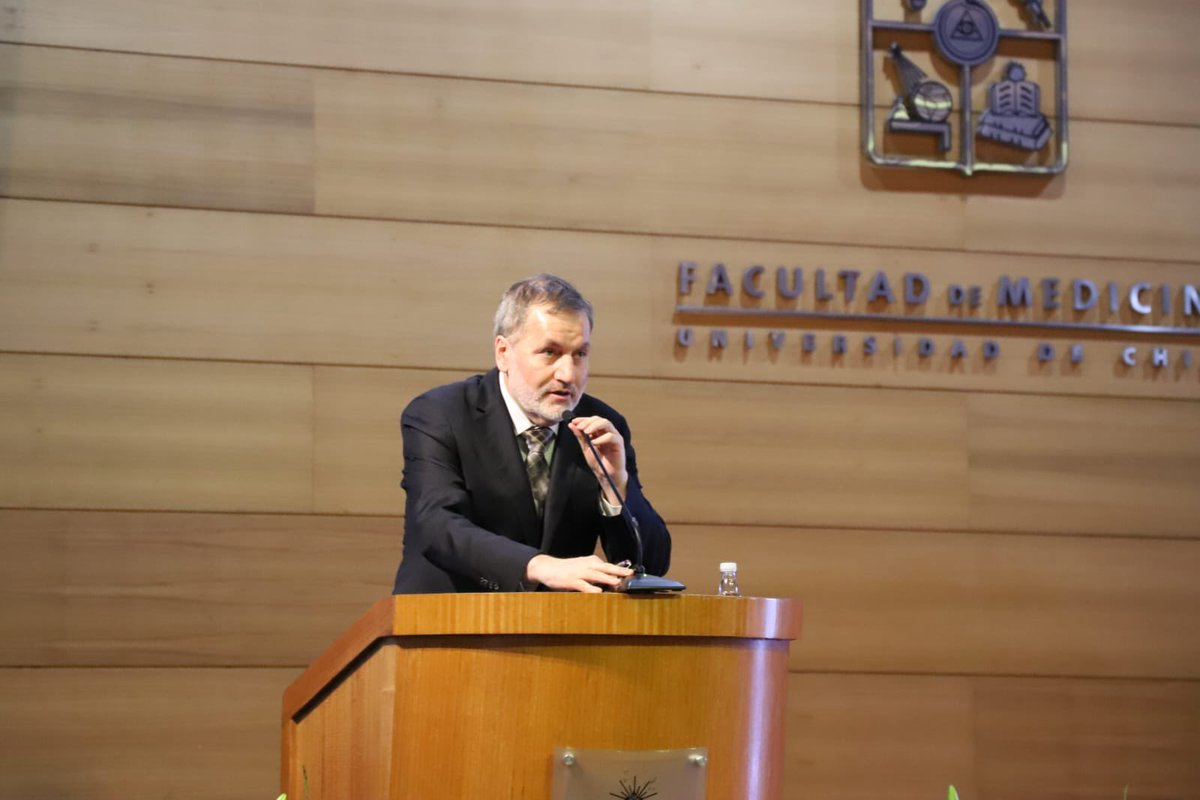 colmedchile's tweet image. Nuestro Pdte. @DrPatricioMeza, ofrece unas palabras en tan importante actividad: “Cuando conmemoramos 50 años del golpe de Estado, el #Colmed y su Depto. DD.HH., han querido dar un paso significativo hacia la verdad y la memoria. Se trata de un acto de profunda reflexión y…