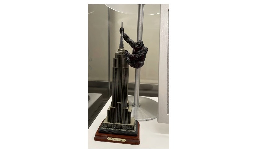 arrapot18's tweet image. The Empire State Building is so beautiful at night, during the day you can only see its architecture, it has witnessed a great change in New York City #skyline #Empire State Building