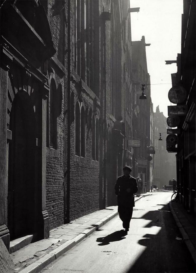 "Si existe la libertad entonces no puede existir el destino, por lo tanto, nosotros mismos somos nuestro propio destino".
"Sin destino", Imre Kertész
📷Kees Scherer