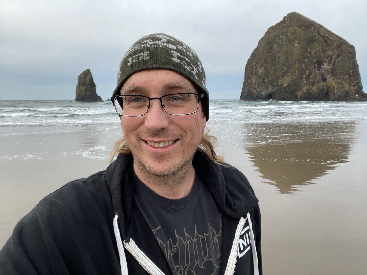 HootieMcOwlface's tweet photo. โ
๏ธ ๐ Hopped the river to #Oregon early this AM. Hadnโt been to #CannonBeach in 7yrs. Just as lovely as I remembered. ๐๏ธ
#DriveDay
#HaystackRock ๐โฐ๏ธ๐ https://t.co/R5iyoX5DWO