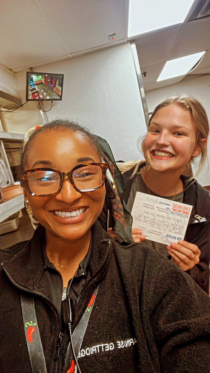 Nisey Gettridge (@yesin1988) on Twitter photo When your NEW DO drops in shows some Chilis ❤️+🤗 handing out ATL’s and dropping gems 💎 of Chilis wisdom!! <a href="/stevelalich/">Steve Lalich</a> When your NEW DO drops in shows some Chilis ❤️+🤗 handing out ATL’s and dropping gems 💎 of Chilis wisdom!! <a href="/stevelalich/">Steve Lalich</a>