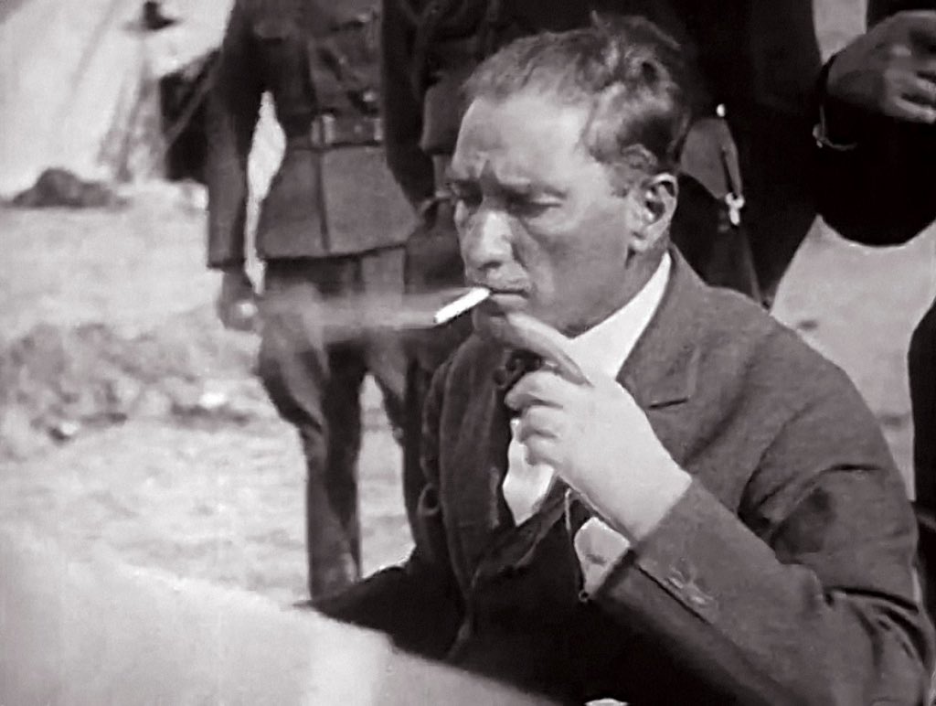 Ölümsüzlük, fikirlere bağlılıkla mümkündür…

#ÖlümBileSilemediSeni