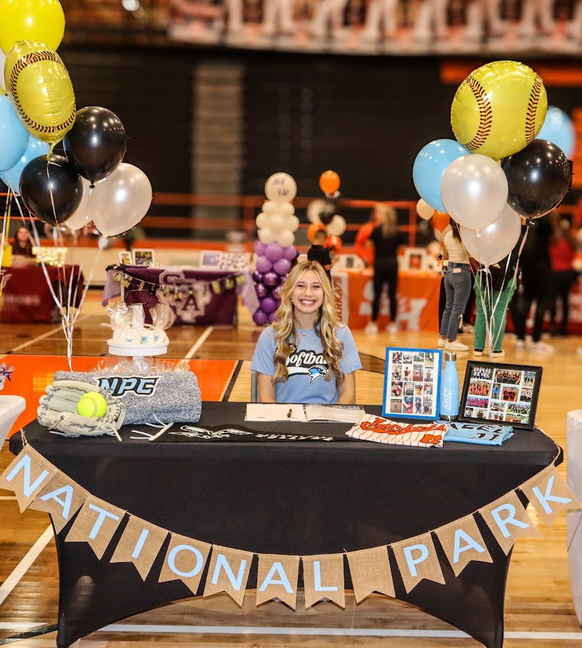 Officially a NIGHTHAWK!!💙🤍
Thank you to everyone who came out to support. Very grateful for this opportunity!!

@CoachWyattNPC <a href="/CoachDorrie/">Dorrie Cormier</a> <a href="/coachswindall/">Excel Elite Swindall18U</a> <a href="/EXCELFASTPITCH/">EXCEL ELITE 🥎</a> <a href="/RISDAthletics/">Rockwall ISD Sports Marketing</a> <a href="/ROCOgameday/">TXHS Sports Media LLC</a> <a href="/RHSJacketSB/">Rockwall Lady Jacket Softball</a>