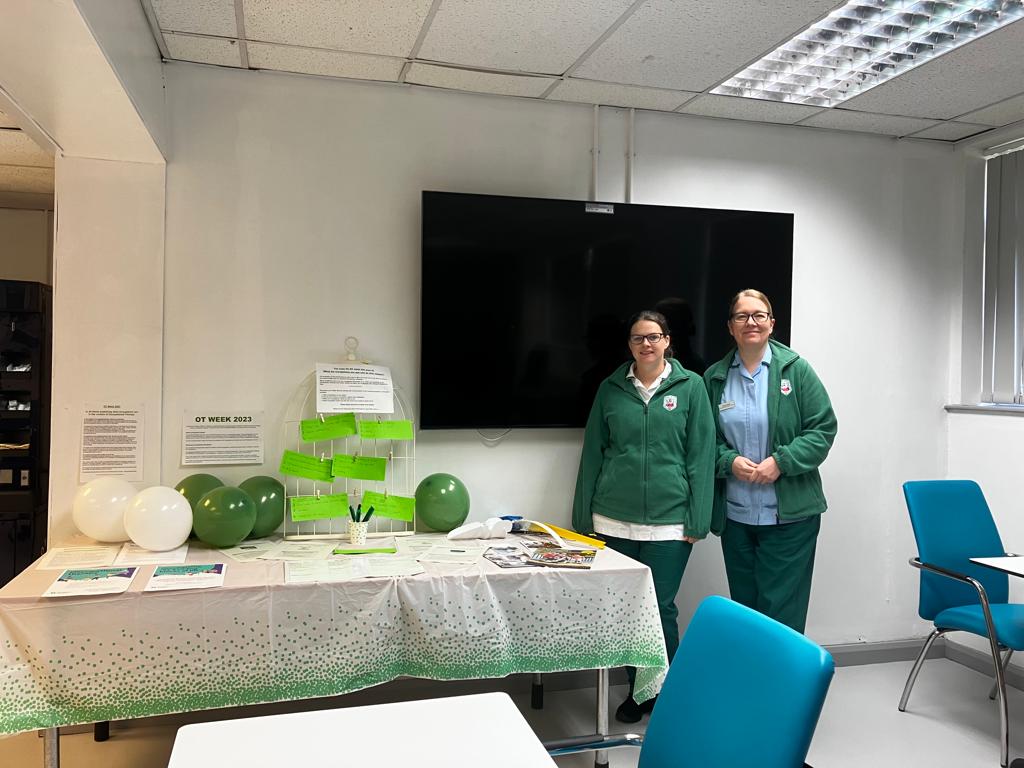 PaigeC_RD's tweet image. #Prehab staff and patients enjoyed celebrating #OTWeek2023 learning what Occupations are and why they are important in the context of Occupational Therapy 
(Consent gained 📸)

@nestamccluskey @RachelWylie17 @NeilAgnew7 @sdphys @BetsiCadwaladr @JackiePottleOT