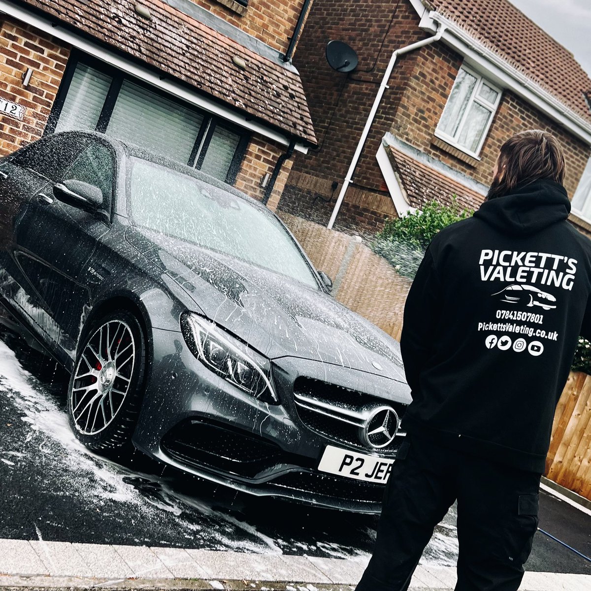 PickettsValet's tweet photo. We pride ourselves on the 3 C’s : 

Consistency ✅
Convenience ✅
Customer service ✅

We are more than just a car wash , we aim to bring our detailing experience to your home that you simply can’t live without! 

💻https://t.co/NiBWJeBu5J https://t.co/rU1DcNxHFI
