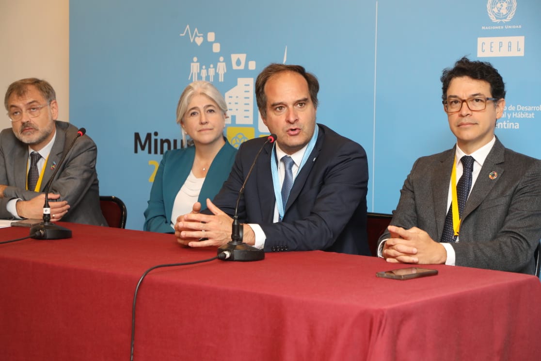 ElkinVelasquezM's tweet photo. Nuestro reconocimiento al Ministro @smaggiotti @MinHabitatAR por su liderazgo constructivo como Presidente de @MinurviArg, en la vía a convertirlo en un organismo más efectivo p/el drrollo urbano sostenible, la vivienda social y el multilateralismo regional

#NuevaAgendaUrbana https://t.co/sHckRazthx