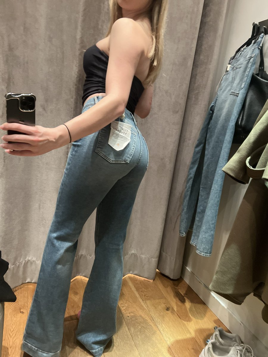 Out shopping 🛍️ Send bitches