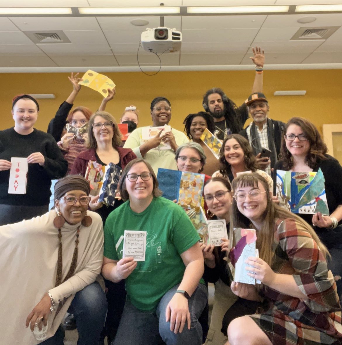 Last week we had a blast with @jennyogradybookarts and @partlow_art at our Book Arts Workshop! 📚🤗 Thank you to everyone you came to craft with us! Stay tuned for future workshop events! 

#bookarts #ubalt #writingcommunity #artcommunity