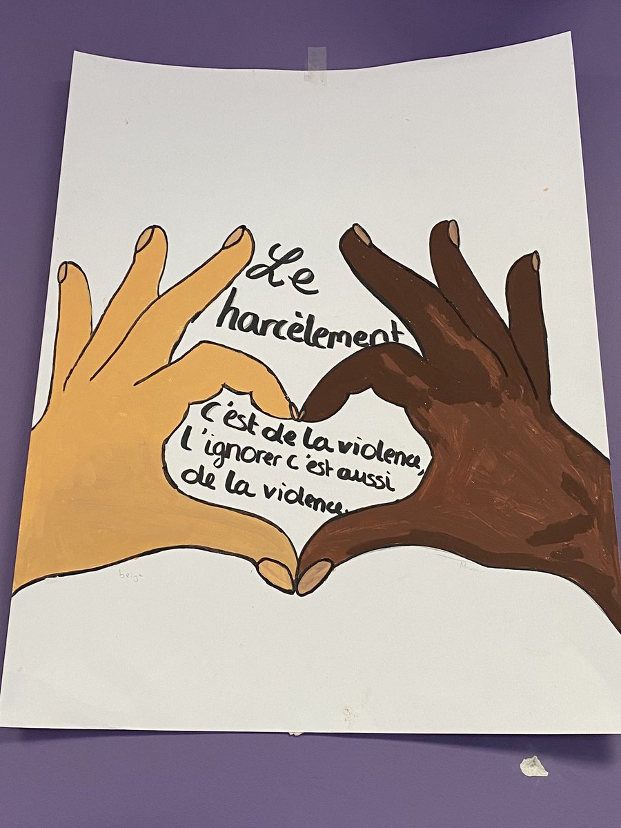 BarEmmanuelle2's tweet photo. Journée NAH au collège Itard à Oraison #collegeitard
Chorale, ateliers divers et présence de la maison de protection des familles de Digne les Bains 
Remise de l harcelomètre à tous nos élèves . Merci au CDAD, DLVA https://t.co/NzfV1ZJ1Jw