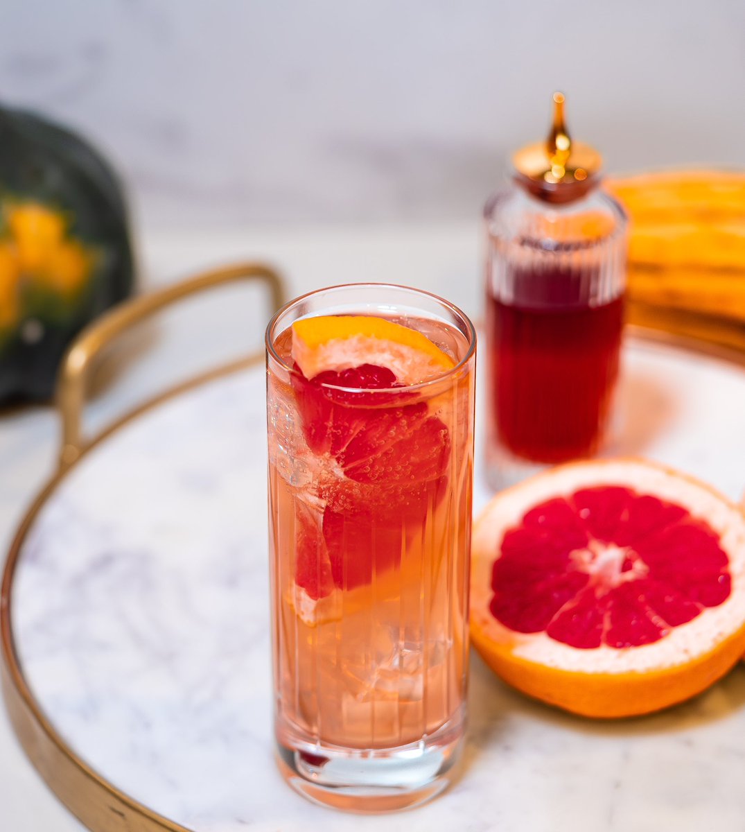 Don’t forget to stay hydrated as the weather turns colder🥶 Here’s a perfect cocktail for day time brunches and afternoon events over the coming holiday weeks ahead! Not bad as festive morning after cure instead of a Bloody Mary…
#thirstythursday 
LINK IN BIO for a bottle!