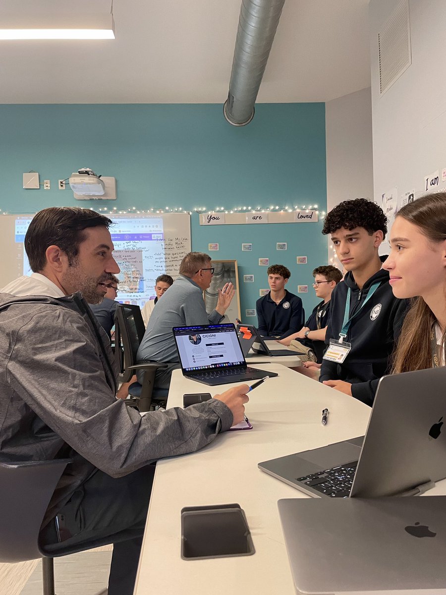 STEAMwithYsa's tweet image. Grateful for caring and supportive admins who are dedicated to help our students grow ๐
Check out what we learned today in #PersonalBranding